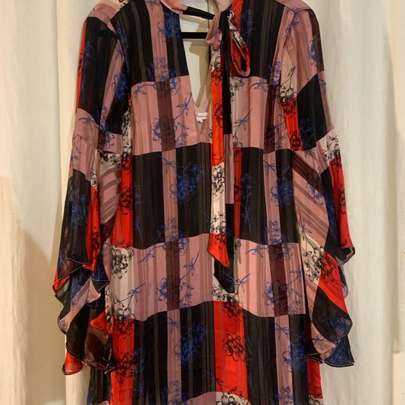 BCBG flowy top/ short dress with v neck and ties - Picture 2 of 6